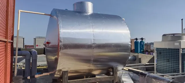 Insulated storage tank on a rooftop plant deck